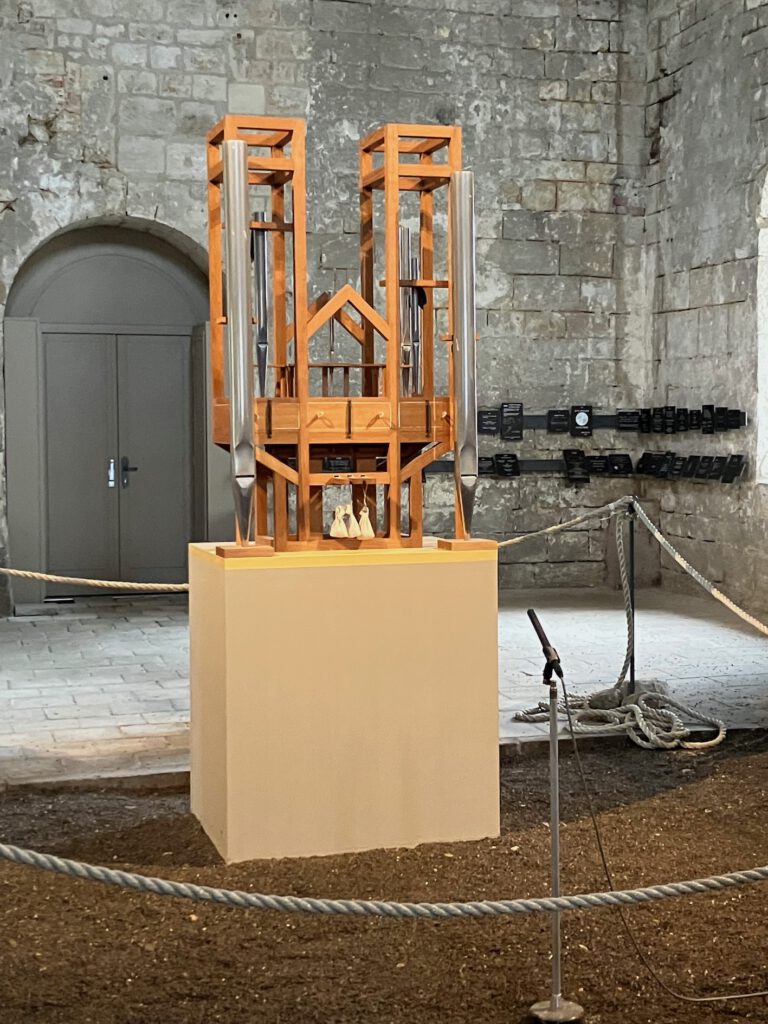 Cage-Projekt in der St.-Burchardi-Kirche Halberstadt 1 m 2352086