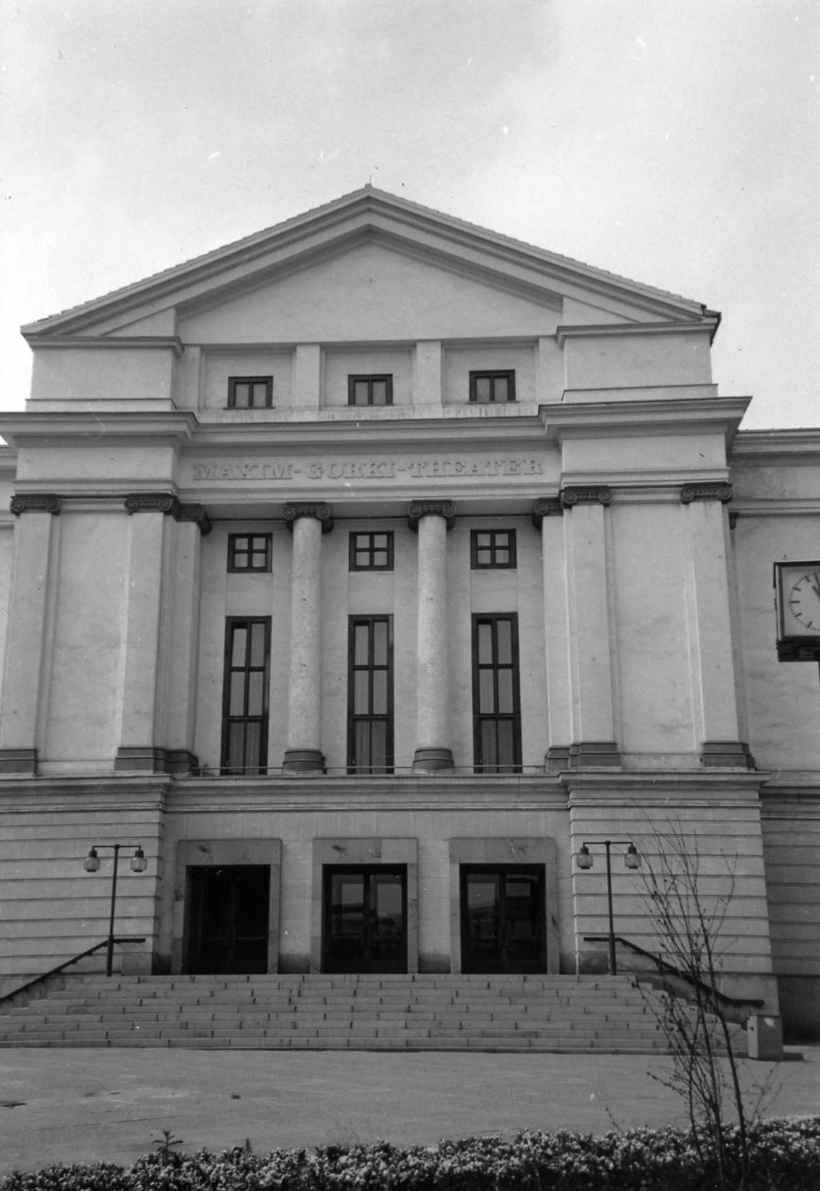 Theater Magdeburg 2 m 2373628