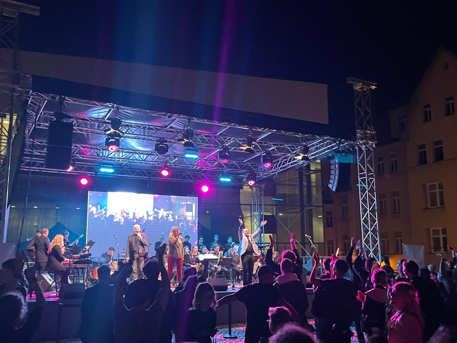 Uni-Bigband Halle 1 m 2374605