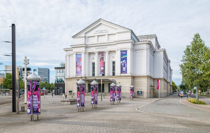 Theater Magdeburg 1 m 2440879