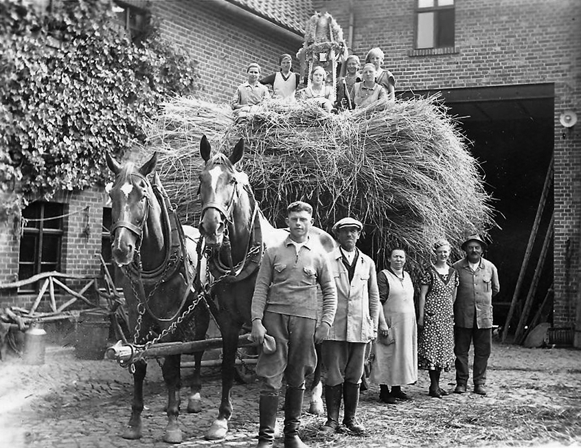 Volkstanztraditionen 2 m 2355622
