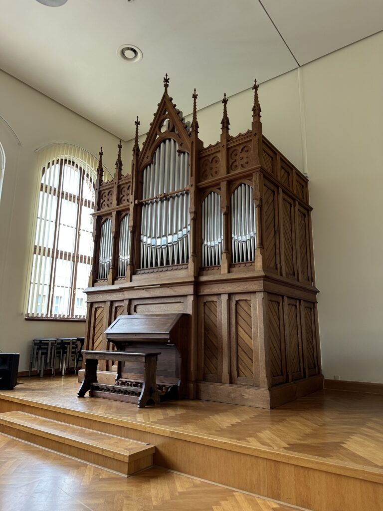 Orgel des oekumenischen Domgymnasiums Magdeburg