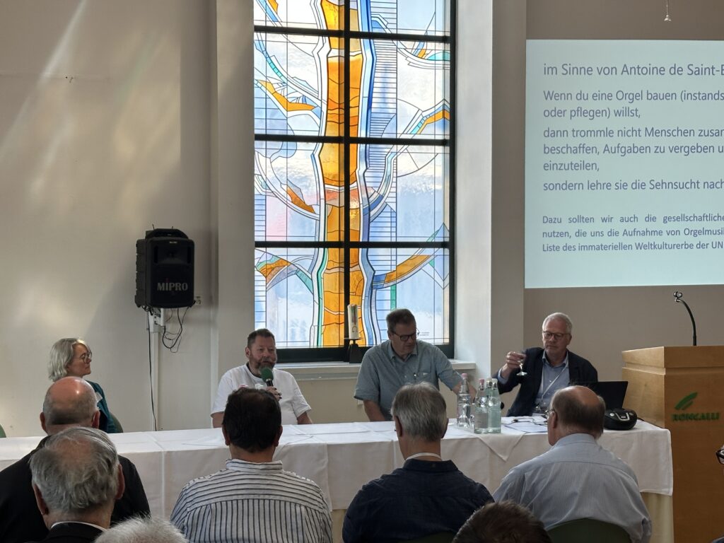 Podiumsdiskussion bei der int. Orgeltagung in Magdeburg